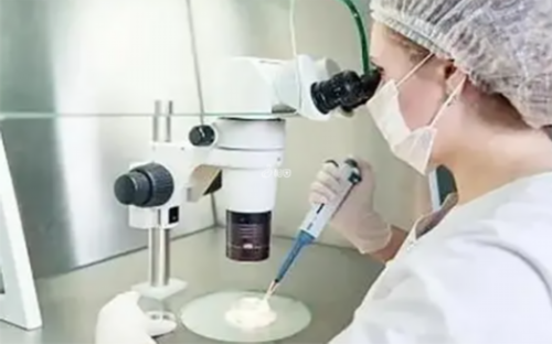 解密新生儿哭闹之谜，掌握轻松安抚妙法