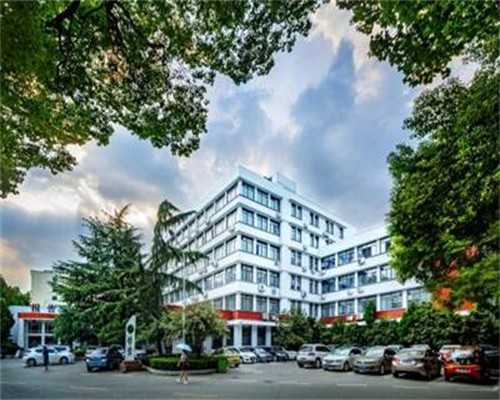 42岁有3cm子宫肌瘤不做手术对胚胎移植着床有影响吗？